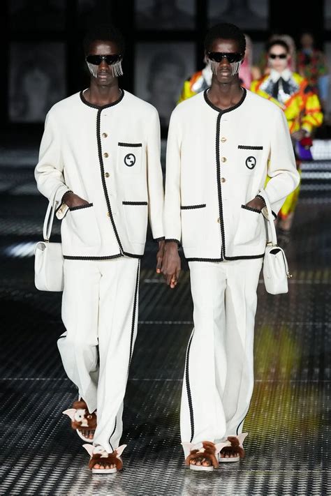 gucci gucci sulla superficie